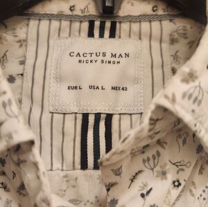 Cactus Men's Floral Design Shirt - White and Gray